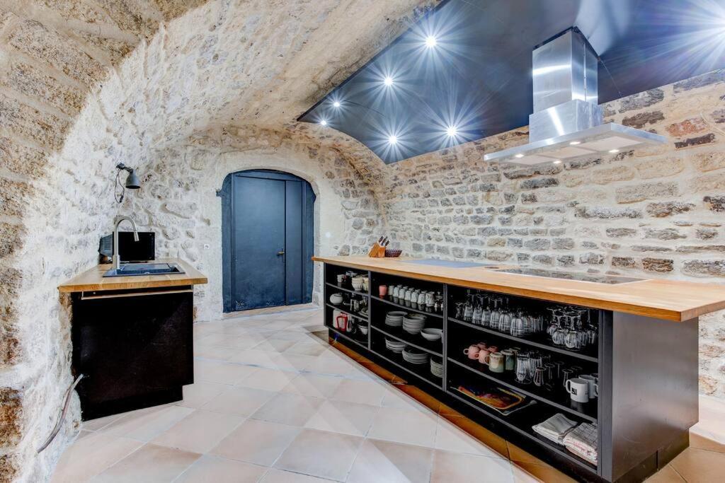 Stunning Medieval Getaway Vic-la-Gardiole Exterior photo