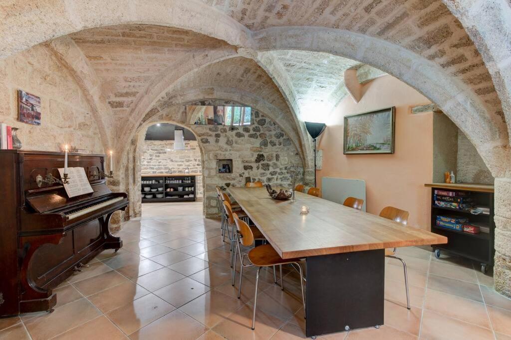 Stunning Medieval Getaway Vic-la-Gardiole Exterior photo